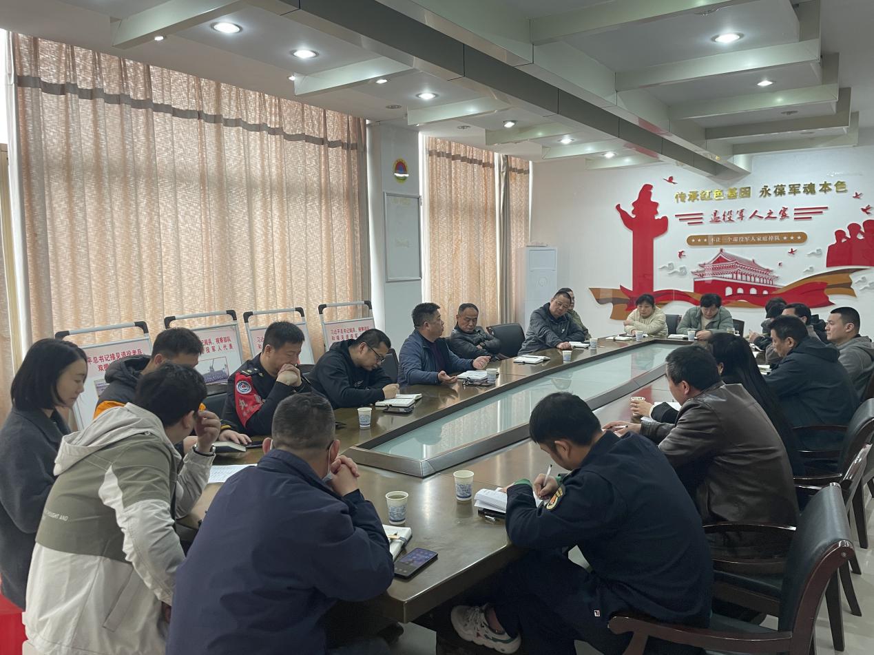 3月14日上午，街道办事处副主任林卫华主持召开了街道燃气安全整治工作部署会，传达市安全生产视频调度会会议精神，对当前餐饮场所燃气隐患排查整治、住宅小区电动车安全管理等重点工作做了详细部署,确保辖区安全形势持续稳定。