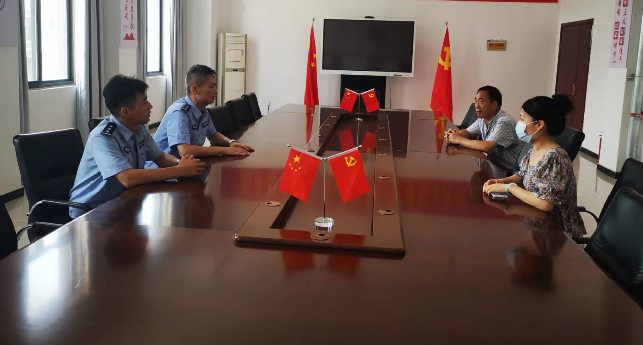 走访企业李文峰