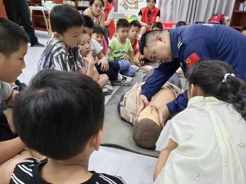 曙光救援队教授急救知识