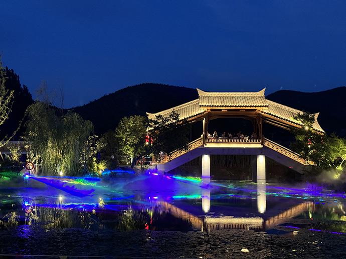 圣泉湖极光雾森实景图